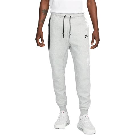 nike tech fleece heren nieuw|Nike Tech joggingbroek van fleece met reflecterende details voor .